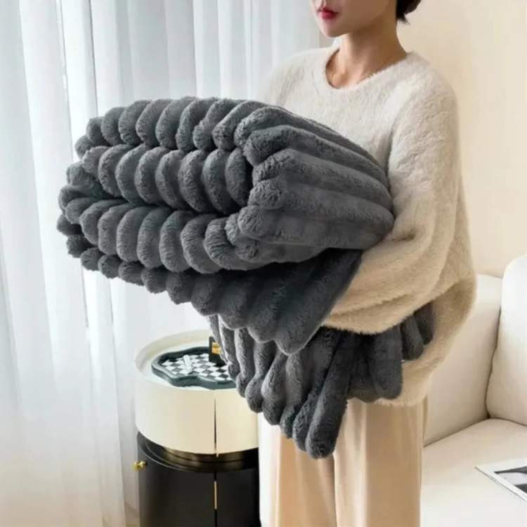CloudLuxe Faux Fur Weighted Blanket – Lightweight Warmth with Elegant Stripes