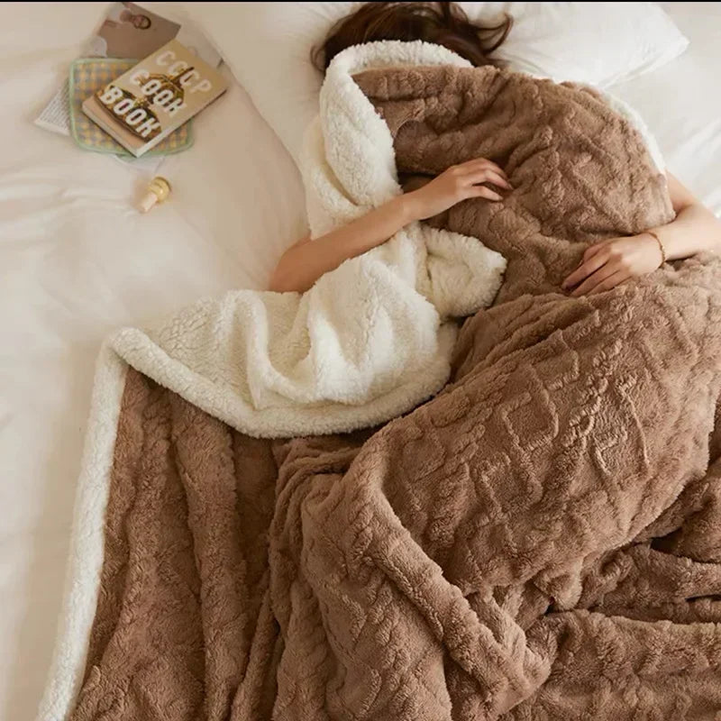 FrostHaven Winter Blanket – Lambswool & Fleece, Extra Soft & Comfortably Warm