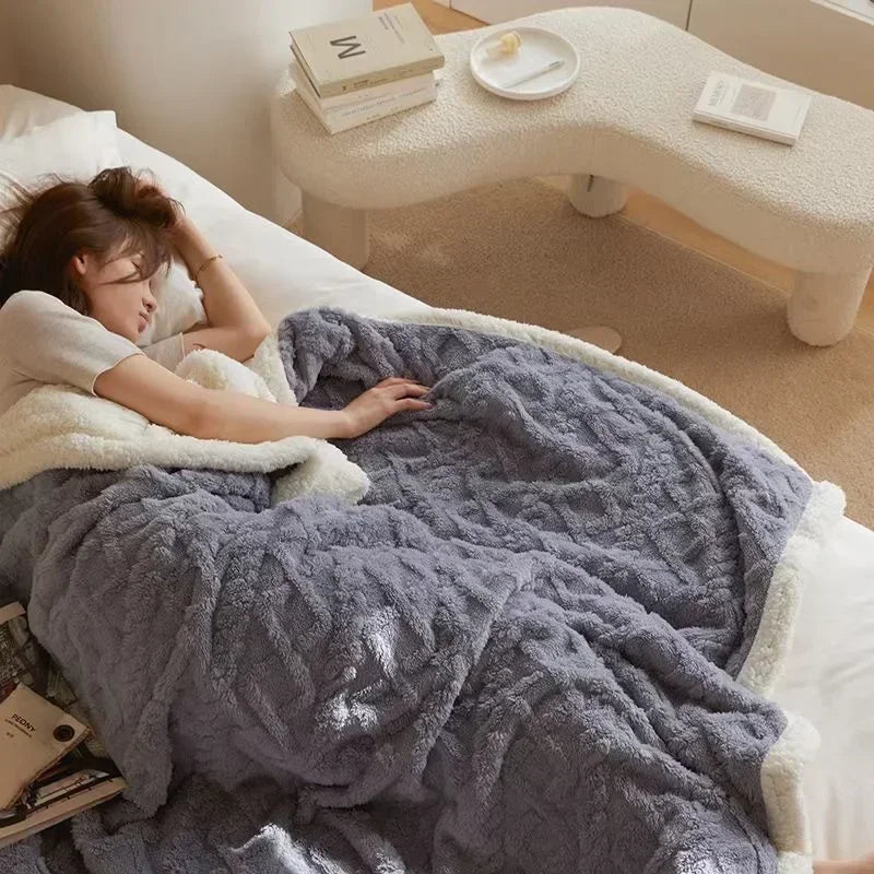 FrostHaven Winter Blanket – Lambswool & Fleece, Extra Soft & Comfortably Warm