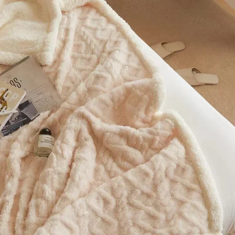 FrostHaven Winter Blanket – Lambswool & Fleece, Extra Soft & Comfortably Warm