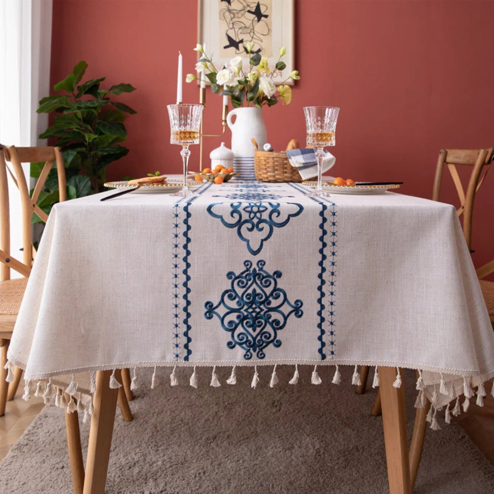 Sorella Luxe Embroidered Tablecloth – Elegant Dining