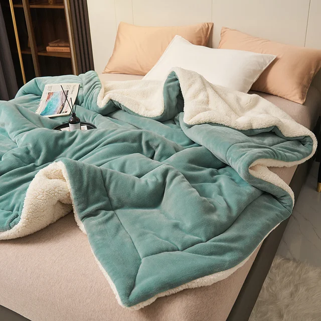 VeloraSnug – Luxury Warm Flannel Fleece Blanket
