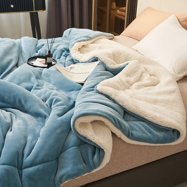 VeloraSnug – Luxury Warm Flannel Fleece Blanket