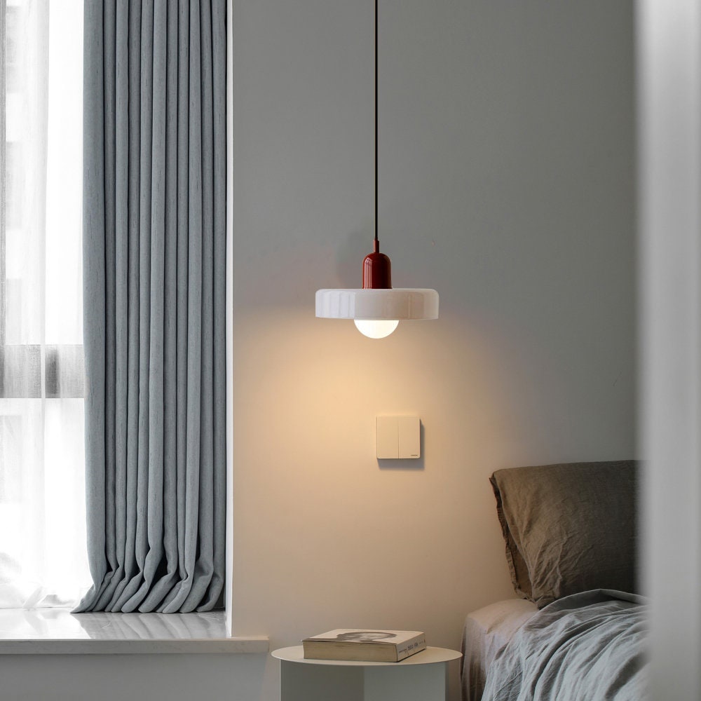 Bauhaus Pendelleuchte Aus Farbigem Glas