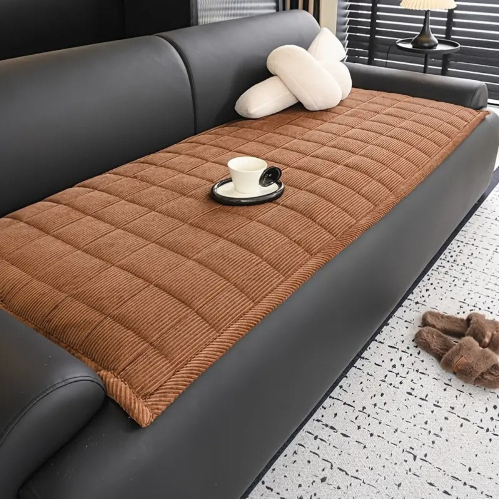 Metrova LineGuard – Metro Line Quilted Couch Cover Mat