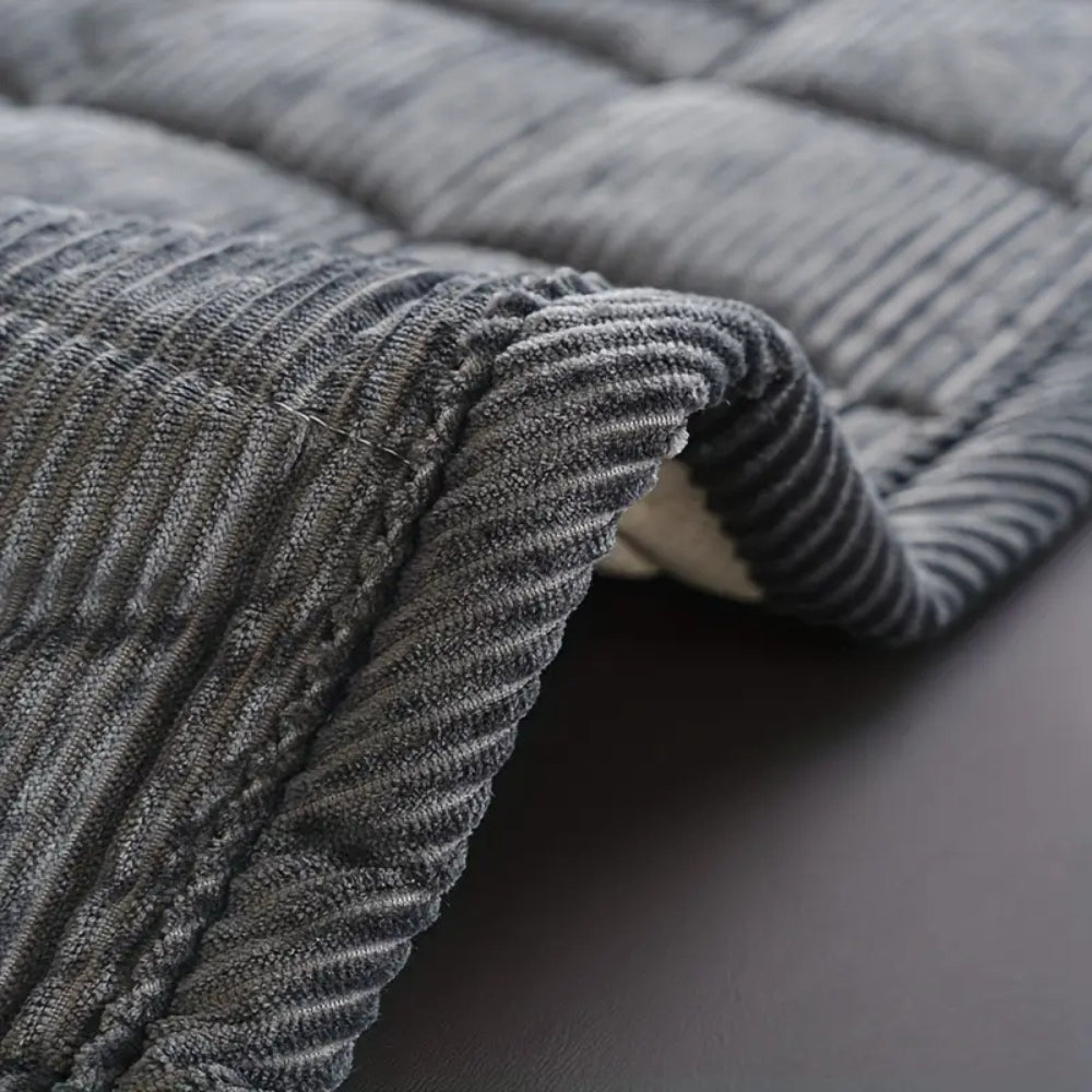 Metrova LineGuard – Metro Line Quilted Couch Cover Mat