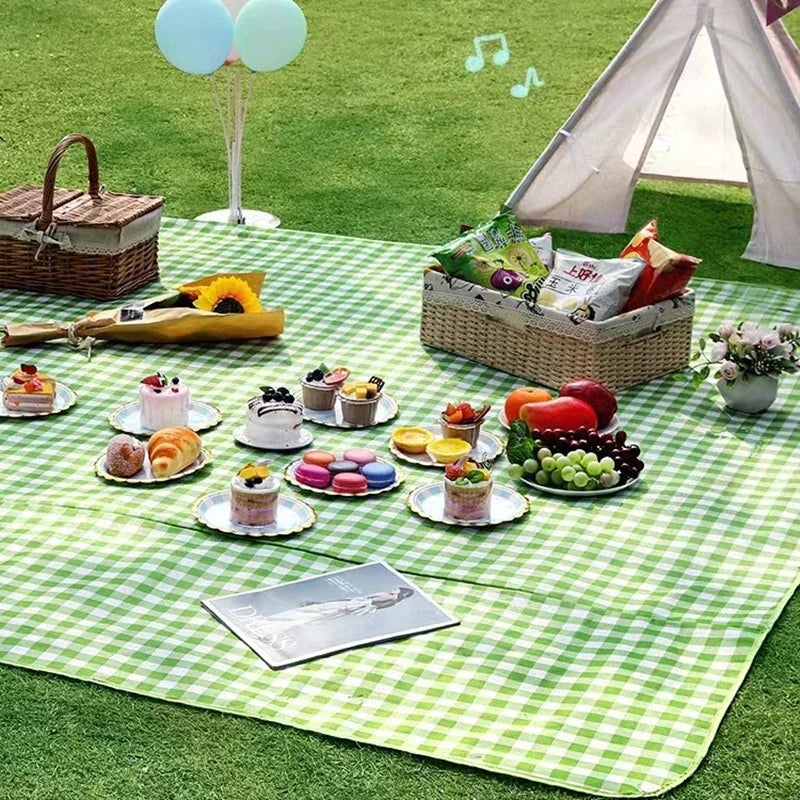 200x200cm Portable Camping Mat with Carry Bag – Waterproof Thickened Washable Picnic Blanket for Beach, Hiking, Travel & Outdoor Use