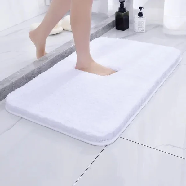 AquaLuxe Plush Bath Rug – Quick Dry